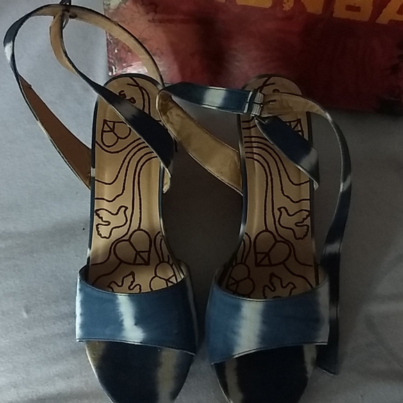 Wedge sandals - Picture 2 of 3
